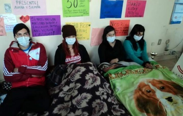 Estudantes em greve de fome no Chile: 71 dias Estudantes em greve de fome no Chile: 71 dias