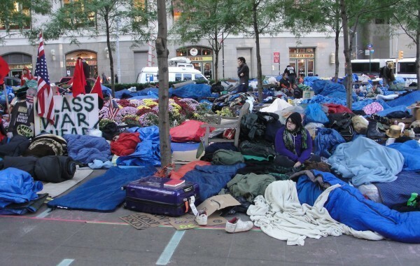 Protestantes dormem em Wall Street