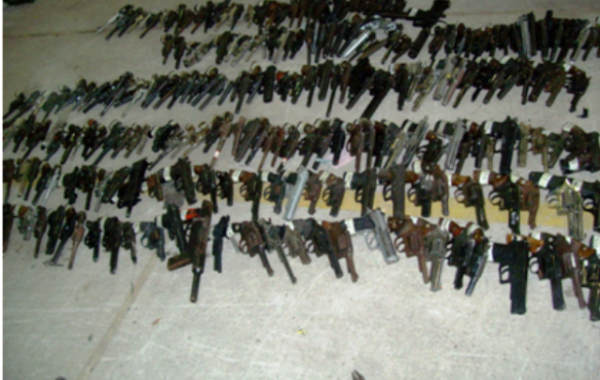 Armas apreendidas preparadas para destruição Armas apreendidas preparadas para destruição