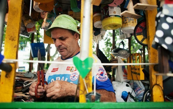 O artesão Getúlio Damado ficou conhecido por fazer réplicas dos bondinhos (Foto André Mantelli) O artesão Getúlio Damado ficou conhecido por fazer réplicas dos bondinhos (Foto André Mantelli)
