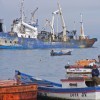 O barco Santa María II pertence à empresa Lota Protein, de propriedade do grupo norueguês Koppernaes Group, que tem travado uma batalha legal com oito grupos poderosos que detém os direitos a 87% da pesca de cavala em mares chilenos. FOTOS: Juan Pablo Figueroa Lasch/ICIJ