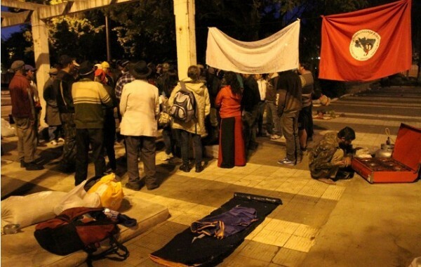 Em abril, os assentados acuparam a principal praça da cidade par protestar pelas péssimas condições dos assentamentos/Agência Pública