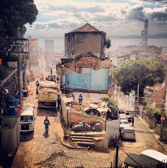 Demolição para remoções no Morro da Providência, Zona Portuária do Rio de Janeiro – Foto: Jimmy Chalk