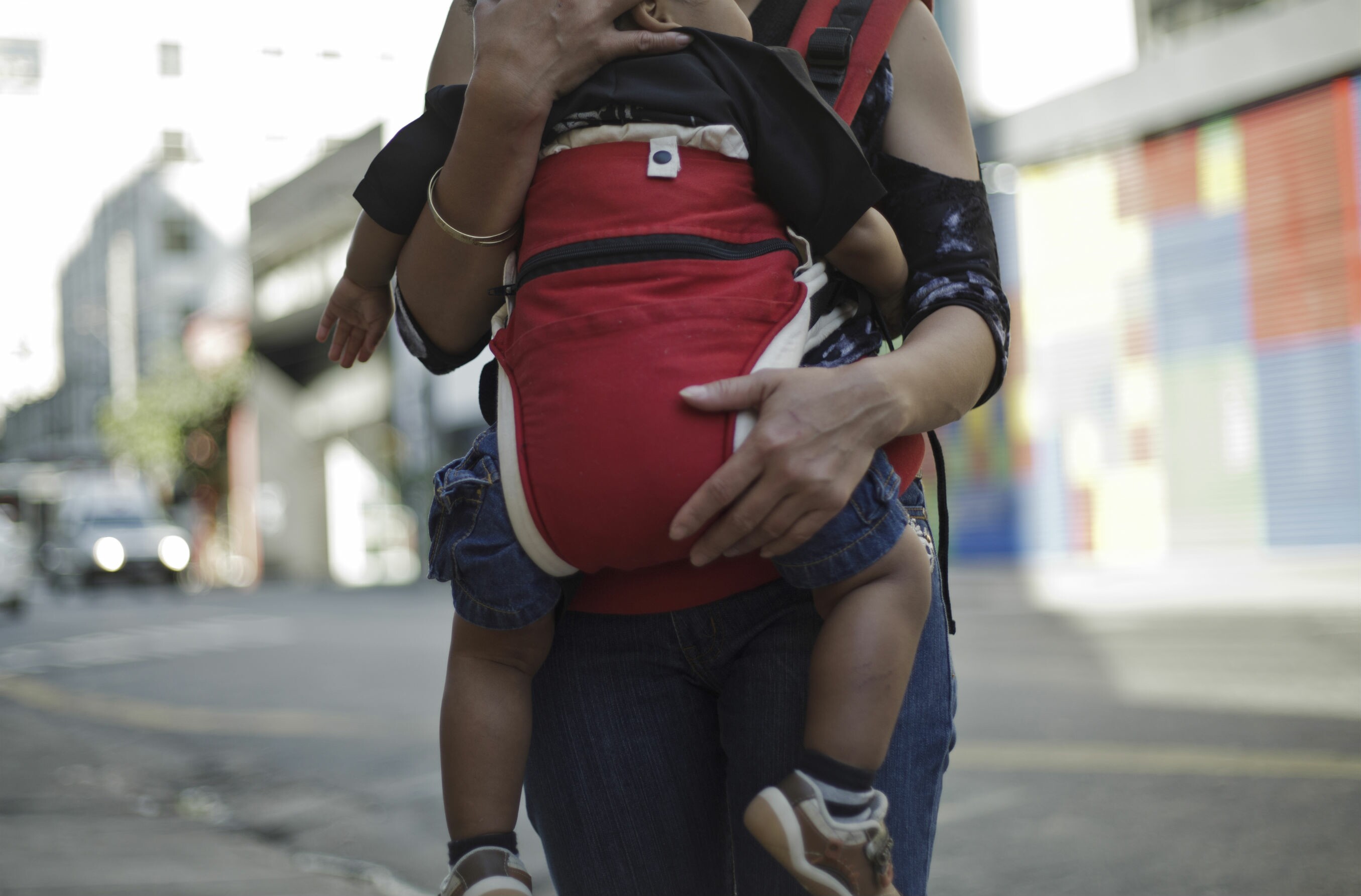 A filipina Muriel conseguiu recuperar o filho que estava abrigado / Foto Ruy Fraga