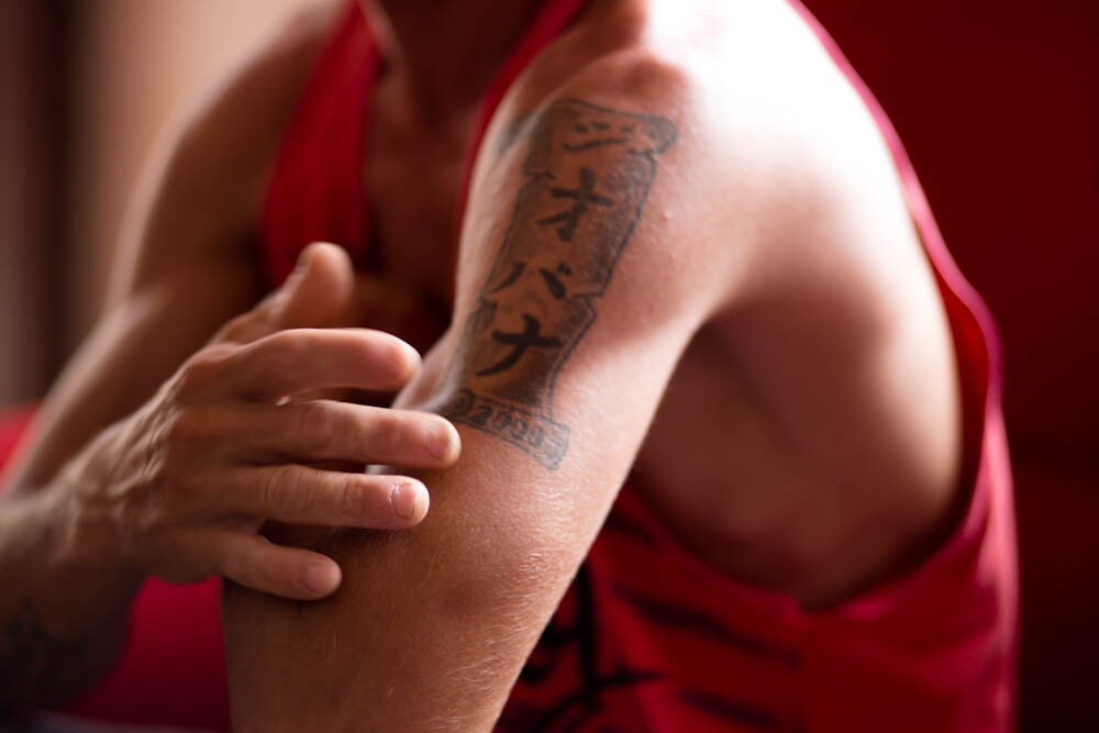 Francisco teve sua tatuagem confundida com a de sequestrador e passou dois meses preso / Foto: José Silva