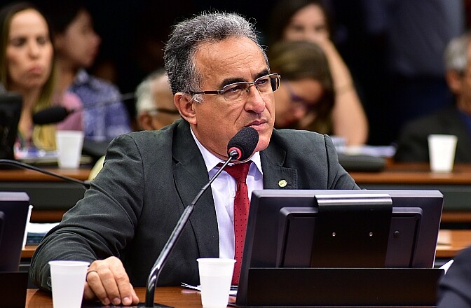 O deputado Edmílson Rodrigues (PSOL-PA) acredita que o objetivo da CPI é inviabilizar demarcações