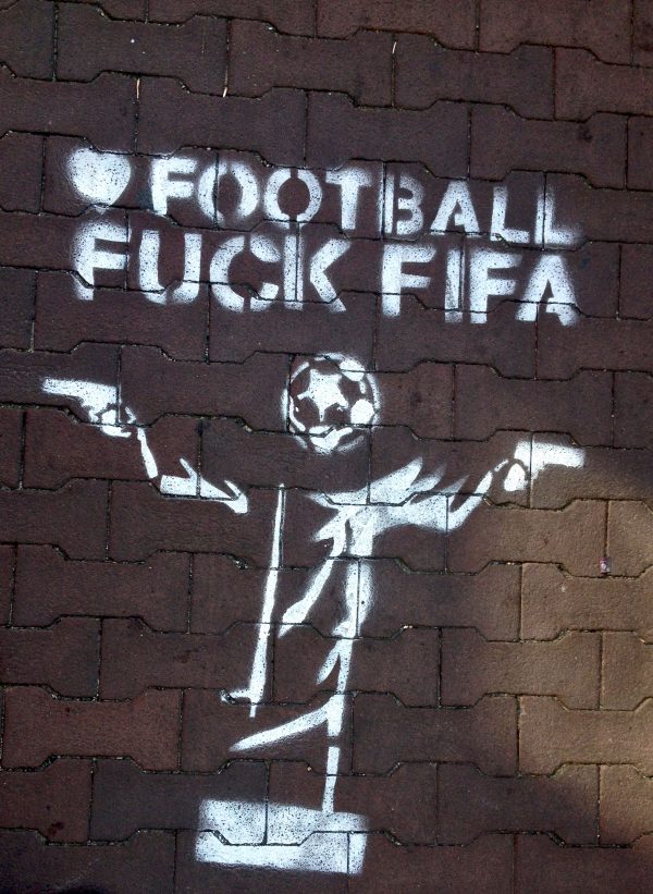 Stencil encontrado no bairro de Kreuzberg, Berlin. Foto: flickr