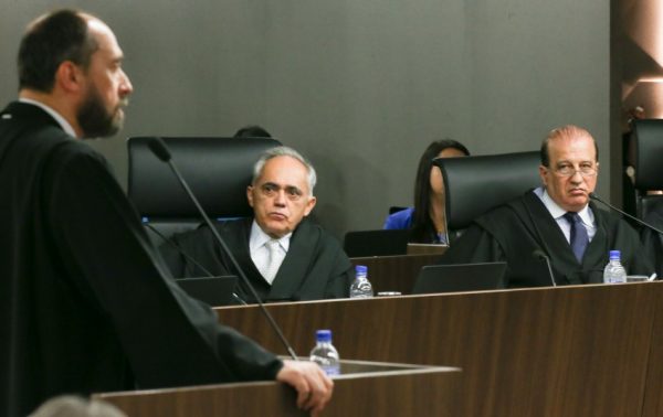 O ex-advogado-geral da União, Luís Inácio Adams, durante sessão do TCU que rejeitou as contas do governo Dilma, em outubro de 2015 (Foto: Lula Marques/Agência PT)