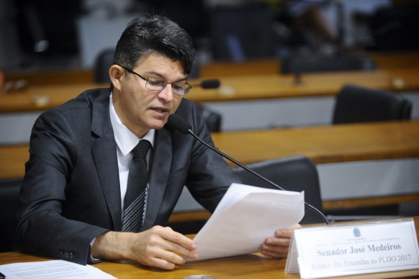 O senador José Medeiros (PSD-MT) discursou sobre problemas na rede celular