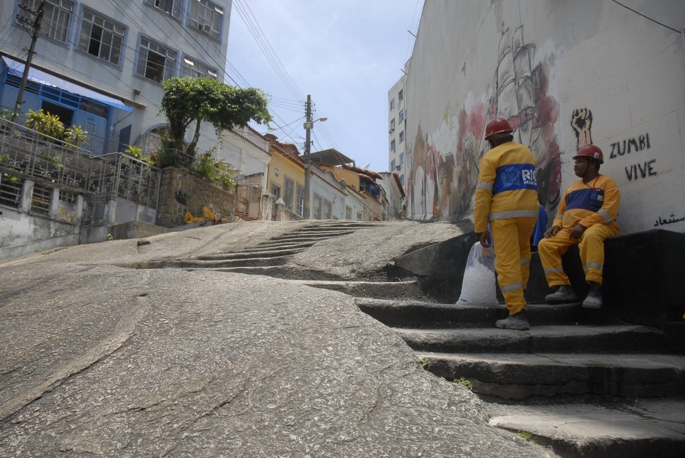 Moradores lutam para conseguir a demarcação do quilombo existente na região da Pedra do Sal (Foto: Tânia Rêgo/Agência Brasil)