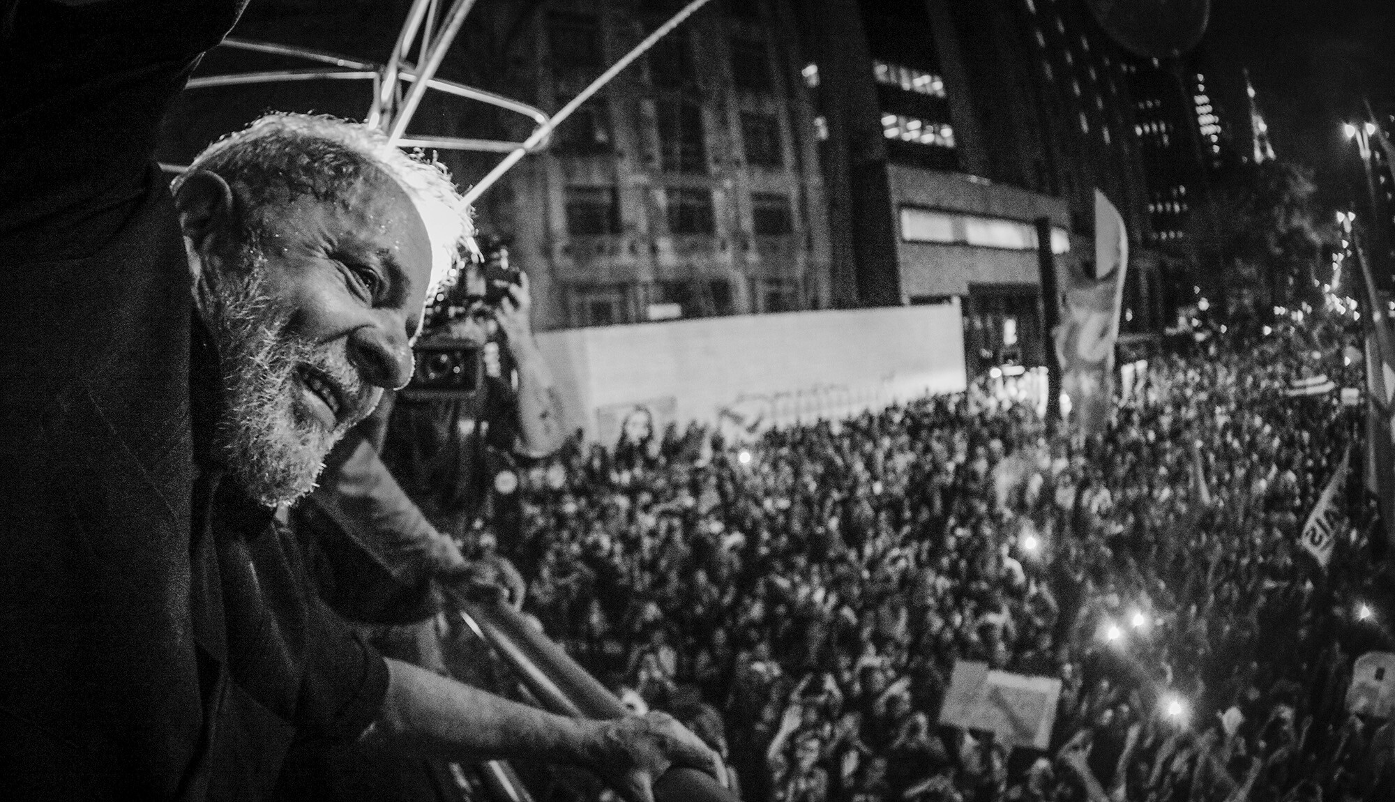 O ex-presidente da República Luiz Inácio Lula da Silva discursa em manifestação contra a reforma da Previdência