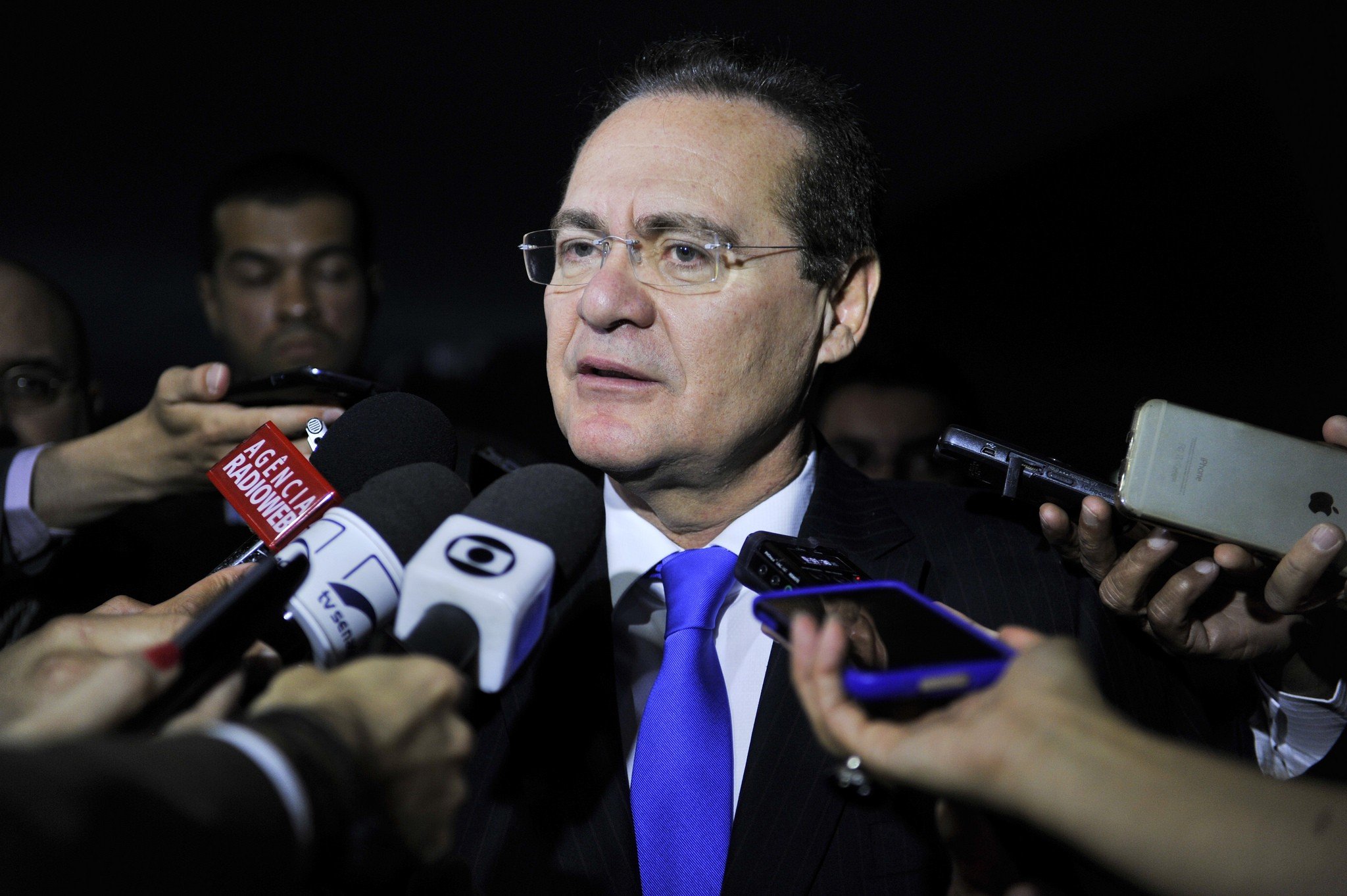 O presidente do Senado, senador Renan Calheiros (PMDB-AL) concede entrevista.