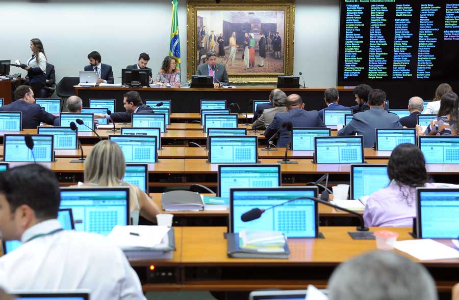 Reunião da CCJ da Câmara em que foi aprovado o substitutivo do PL Espião.