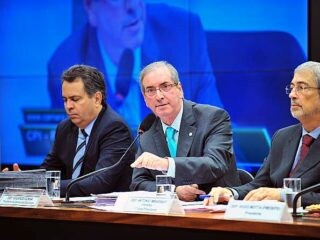 O presidente da Câmara, Eduardo Cunha (PMDB-RJ), em depoimento na CPI da Petrobras, em março