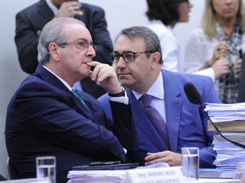 O deputado Eduardo Cunha (PMDB-RJ) e seu advogado, em depoimento ao Conselho de Ética da Câmara