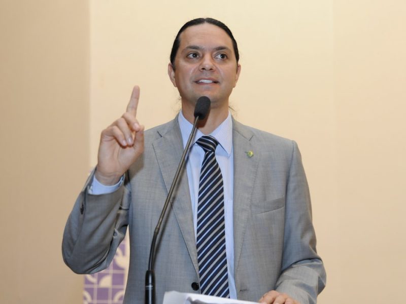 O deputado Weliton Prado (PMB-MG), defensor da controversa 'pílula do câncer'
