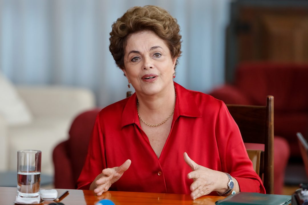 A presidente Dilma Rousseff, durante entrevista para agências internacionais no Palácio da Alvorada