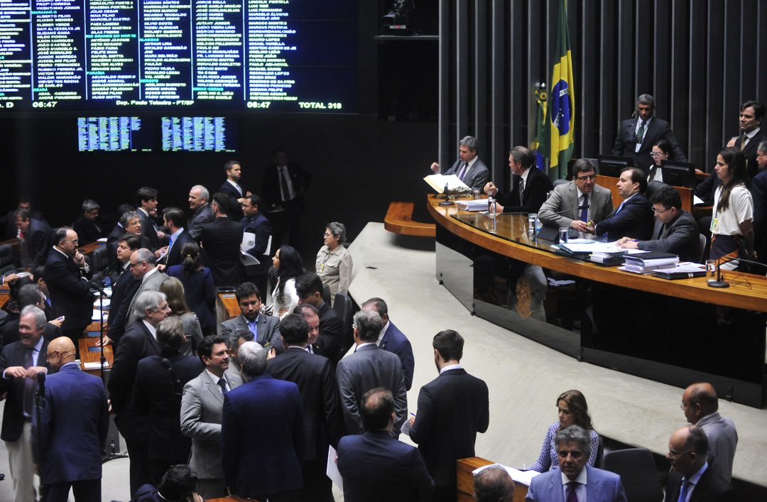 Discussão de medidas provisórias na Câmara, no dia 22 de agosto