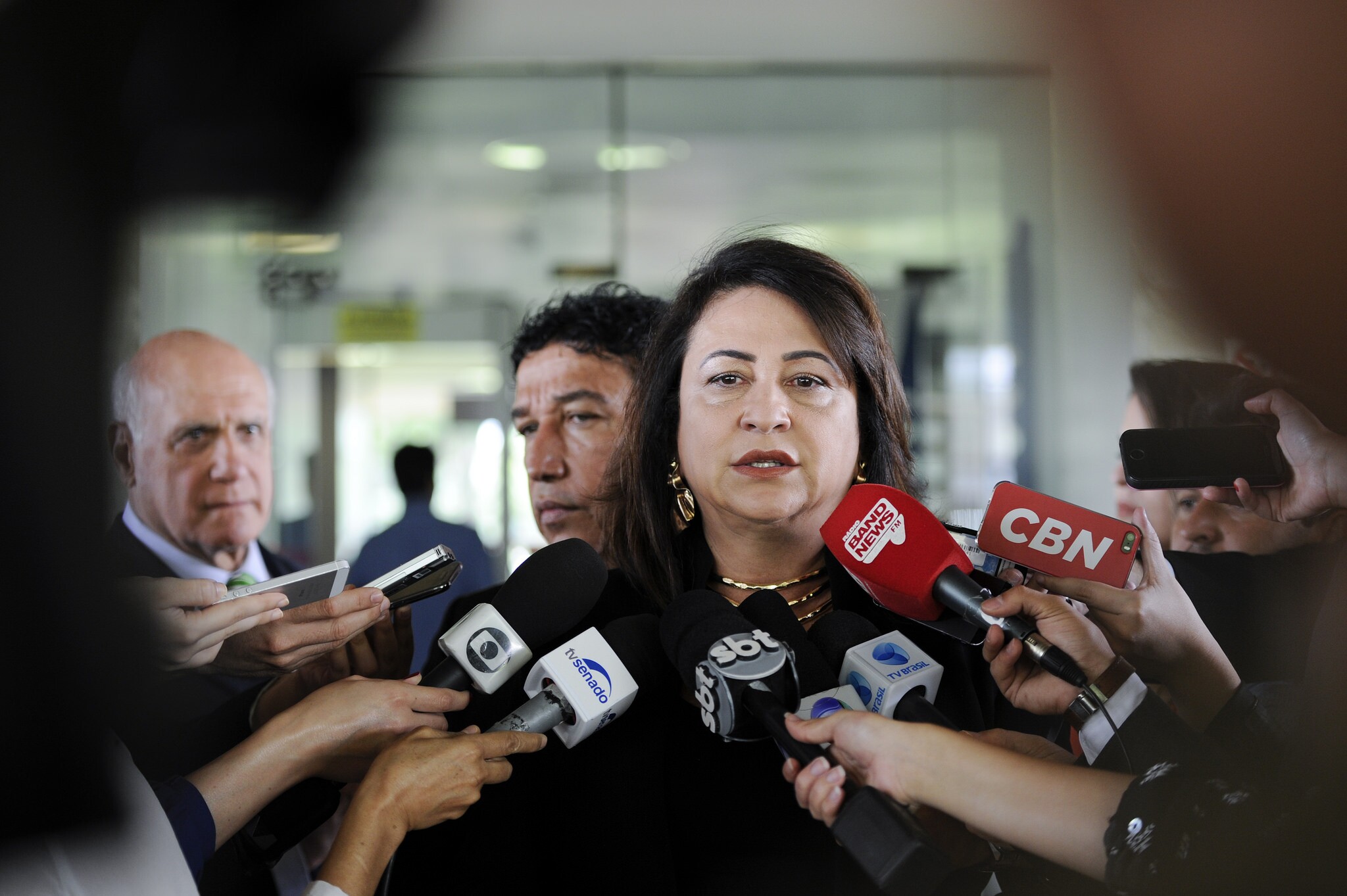 A relatora da Comissão Especial do Extrateto, senadora Kátia Abreu (PMDB-TO), encarregada de elaborar uma proposta para dar fim aos chamados supersalários