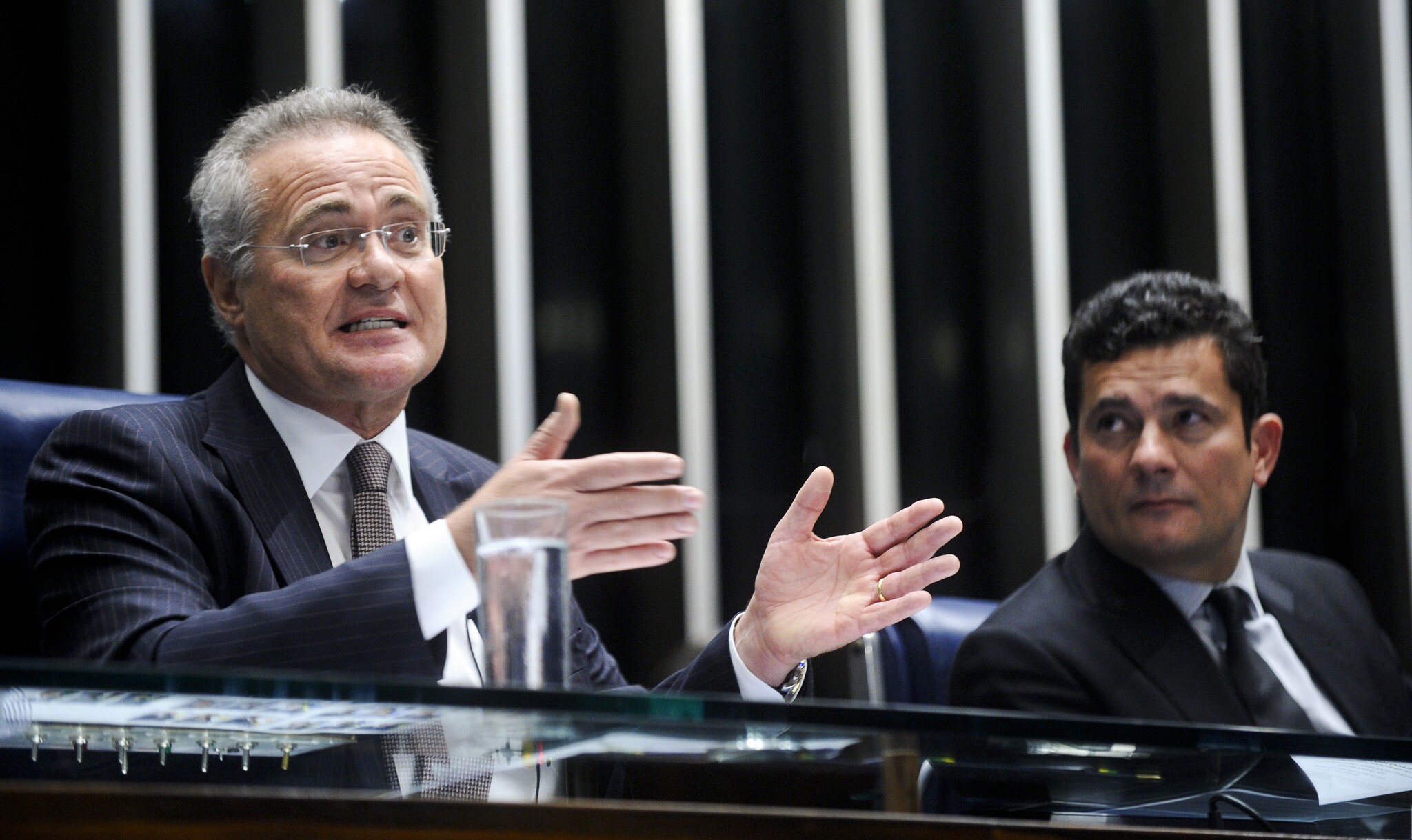 Renan Calheiros e o juiz federal Sérgio Moro, em debate sobre o projeto que define o crime de abuso de autoridade