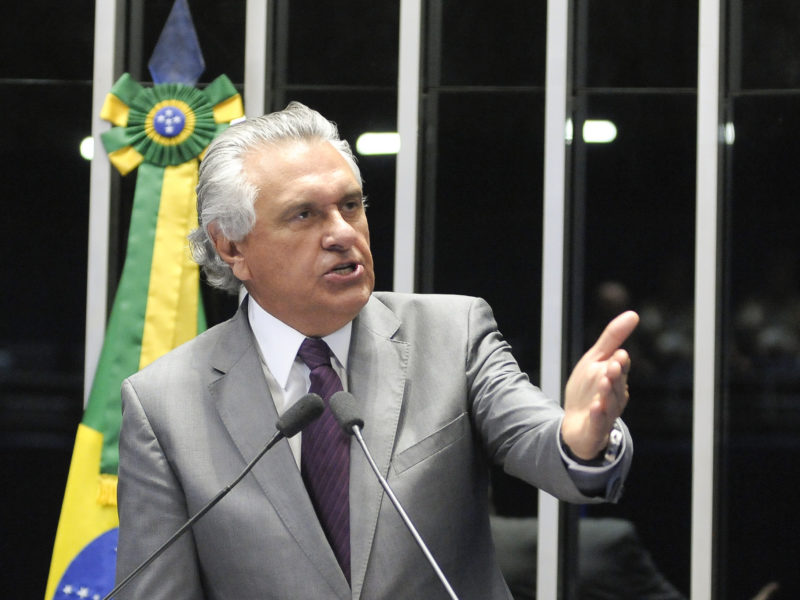 Em discurso, o senador Ronaldo Caiado (DEM-GO)