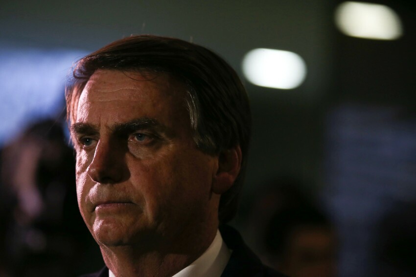 Assessores militares de Bolsonaro excluíram 17 mil e-mails, mas