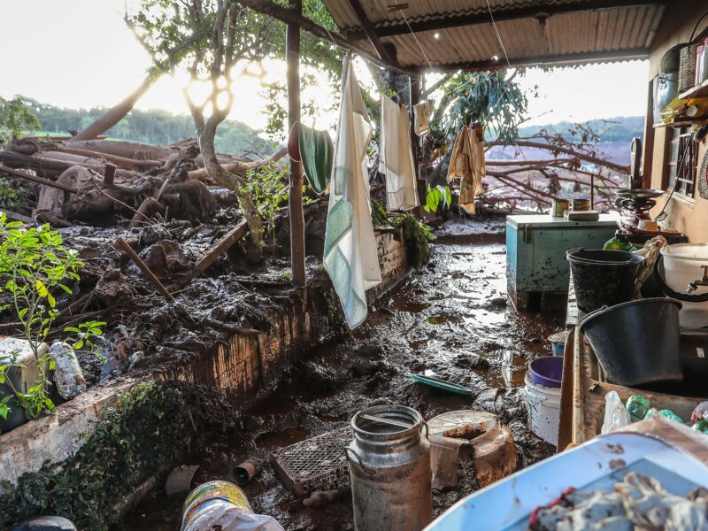 Impactos da tragédia da Vale em Brumadinho; na foto, uma casa destruída pelos rejeitos