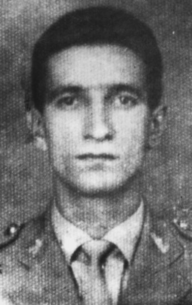 Imagem de arquivo de Carlos Lamarca, homem branco na faixa dos 40 anos com uniforme do Exército