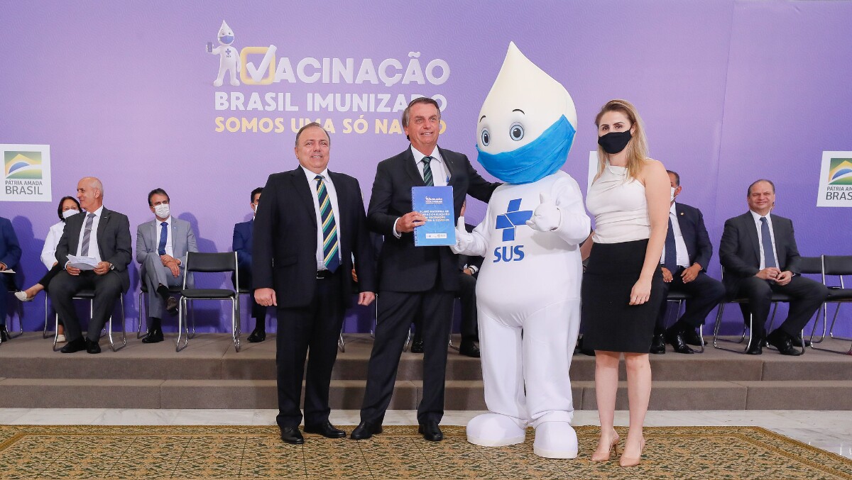 Jair Bolsonaro durante lançamento do Plano Nacional de Operacionalização da Vacinação Contra a Covid-19