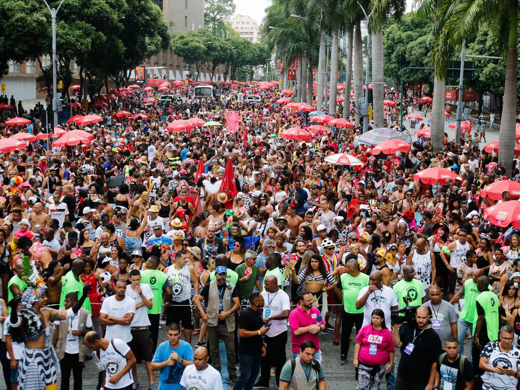 Cordão da Bola Preta faz seu 102º pelas ruas do centro do Rio de Janeiro