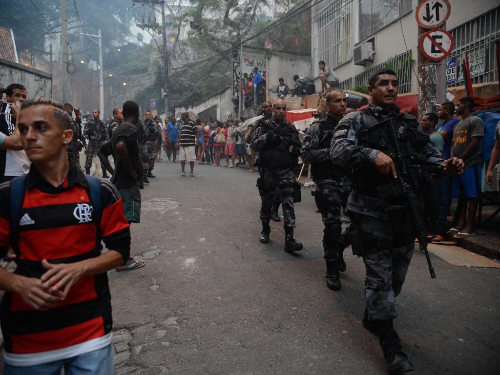 Operação policial após ataques às bases das Unidades de Polícia Pacificadora (UPP) nas comunidades do Cantagalo e Pavão-Pavãozinho, em Copacabana