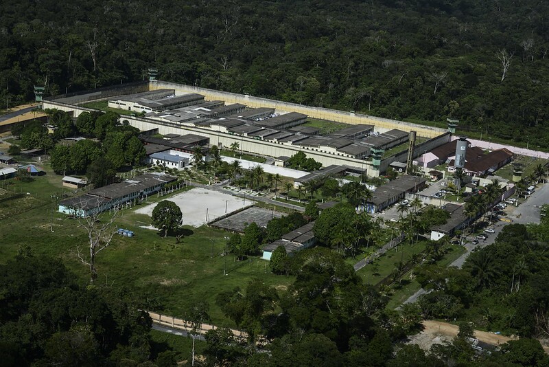 Complexo penitenciário COMPAJ, em meio à área de floresta no Amazonas