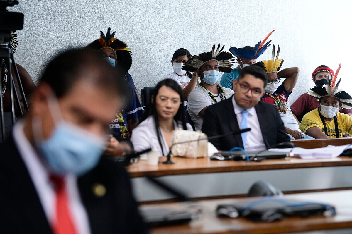 Representantes indígenas da Univaja durante audiência no Senado