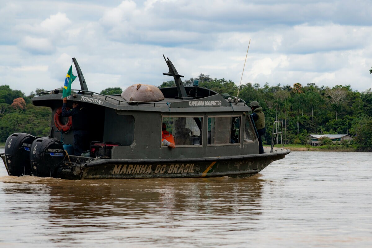 7 de junho - Após pressão de indígenas e familiares de Bruno e Dom, Marinha, Funai, Polícia Federal e Força Nacional se envolveram ativamente nas buscas