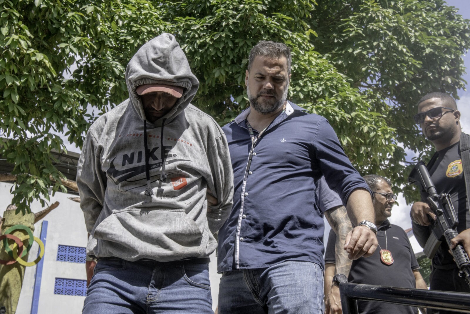18 de junho - Um terceiro suspeito de envolvimento no assassinato de Bruno e Dom, Jefferson Lima da Silva, vulgo “Pelado da Dinha” foi levado para audiência de custódia no Fórum de Atalaia do Norte
