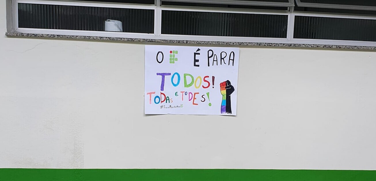 Cartaz do IF que foi atacado por deputado.