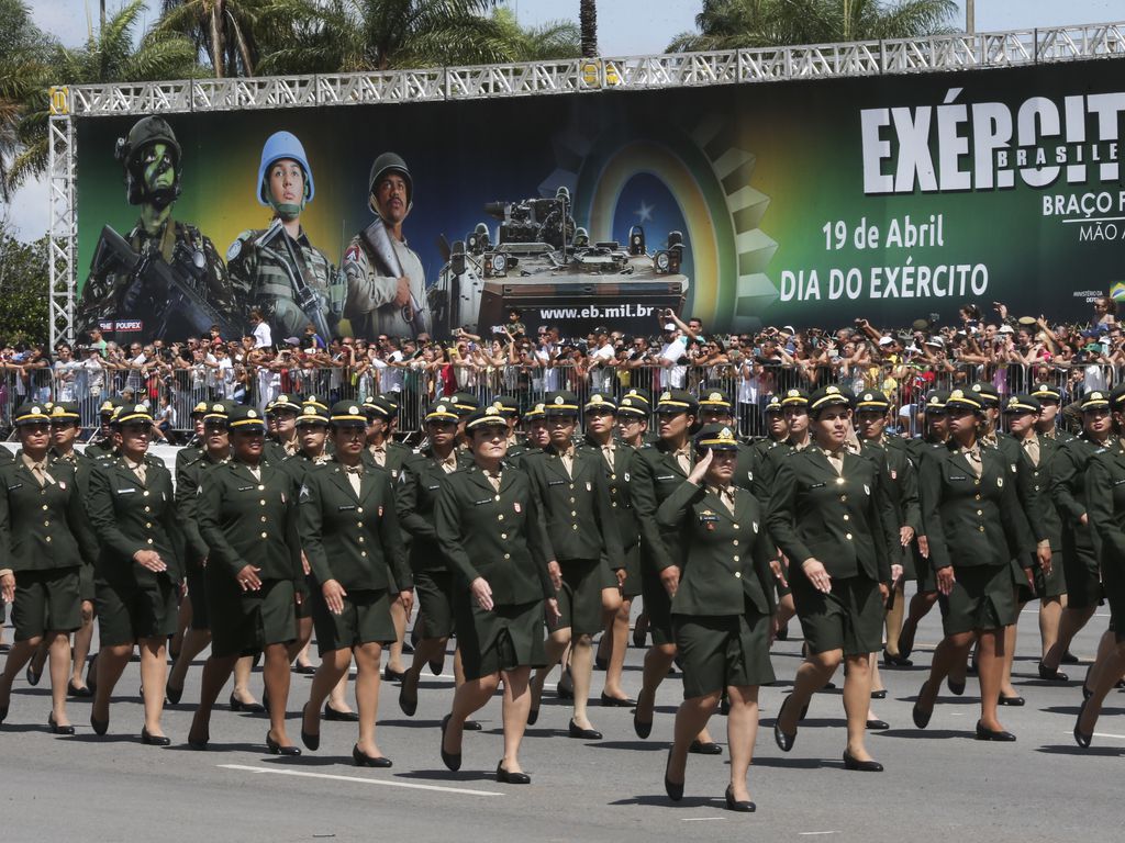 Cerimônia comemorativa do Dia do Exército, no Quartel-General do Exército, no Setor Militar Urbano, em Brasília