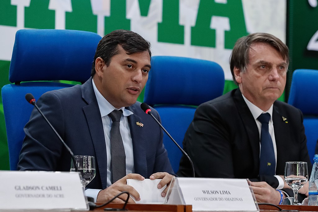 Na imagem, Wilson Lima (União Brasil) aparece ao lado do presidente Jair Bolsonaro (PL).