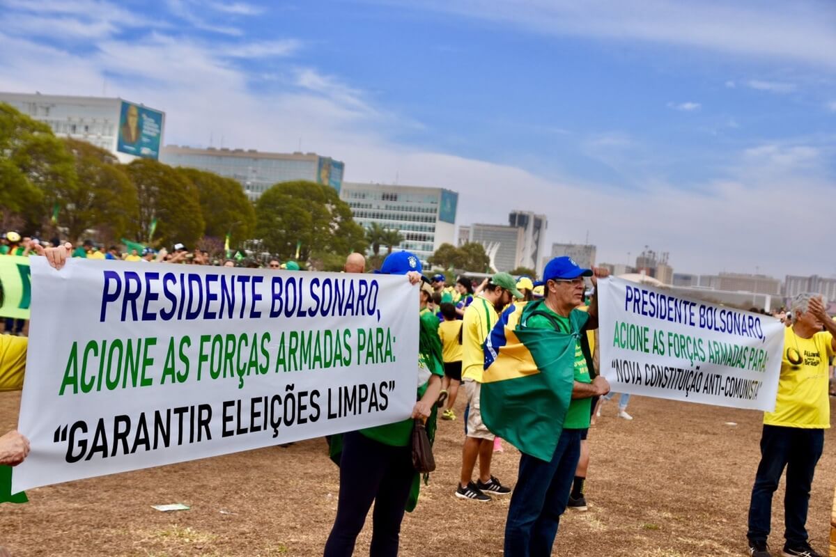 A “estratégia discursiva” dos cartazes que pediram golpe no 7 de setembro