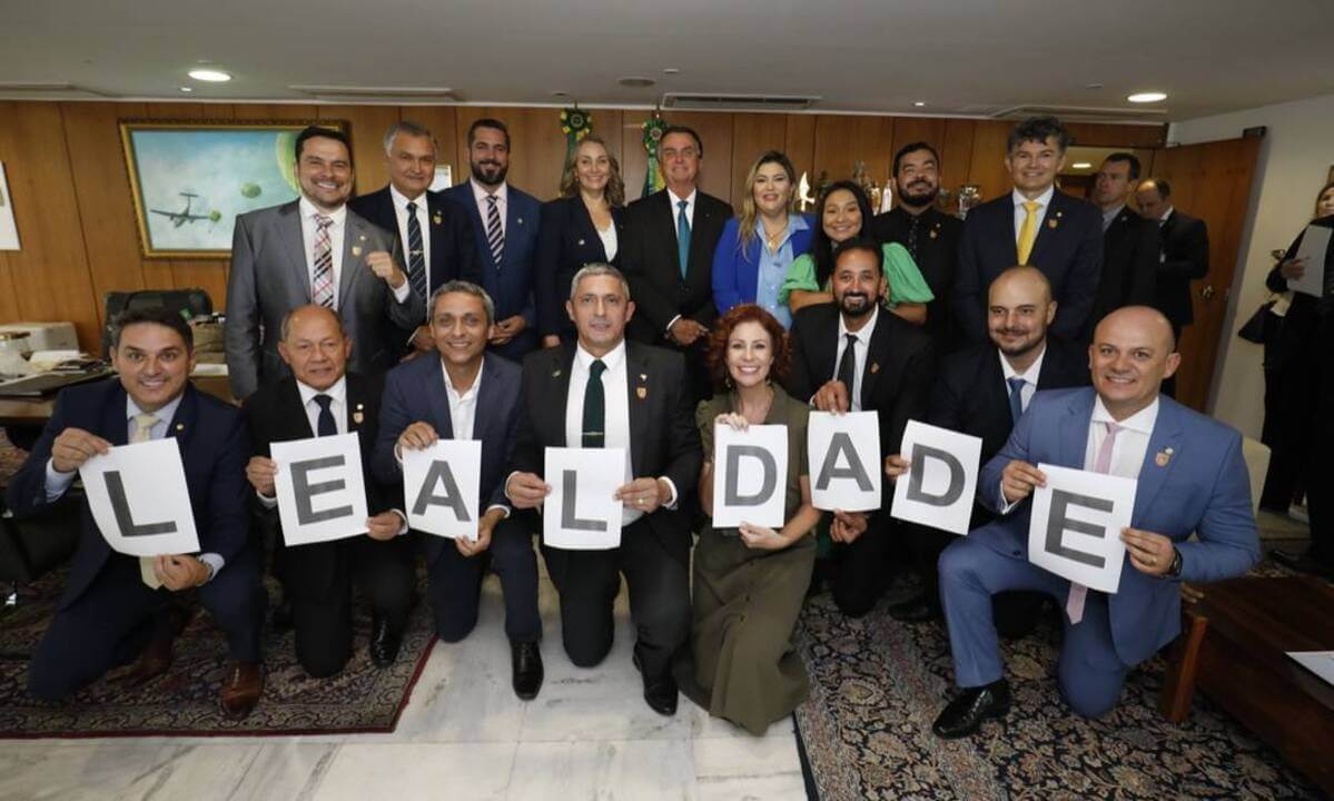 Na imagem, além de Bolsonaro, os políticos bolsonaristas que receberam doações na eleição