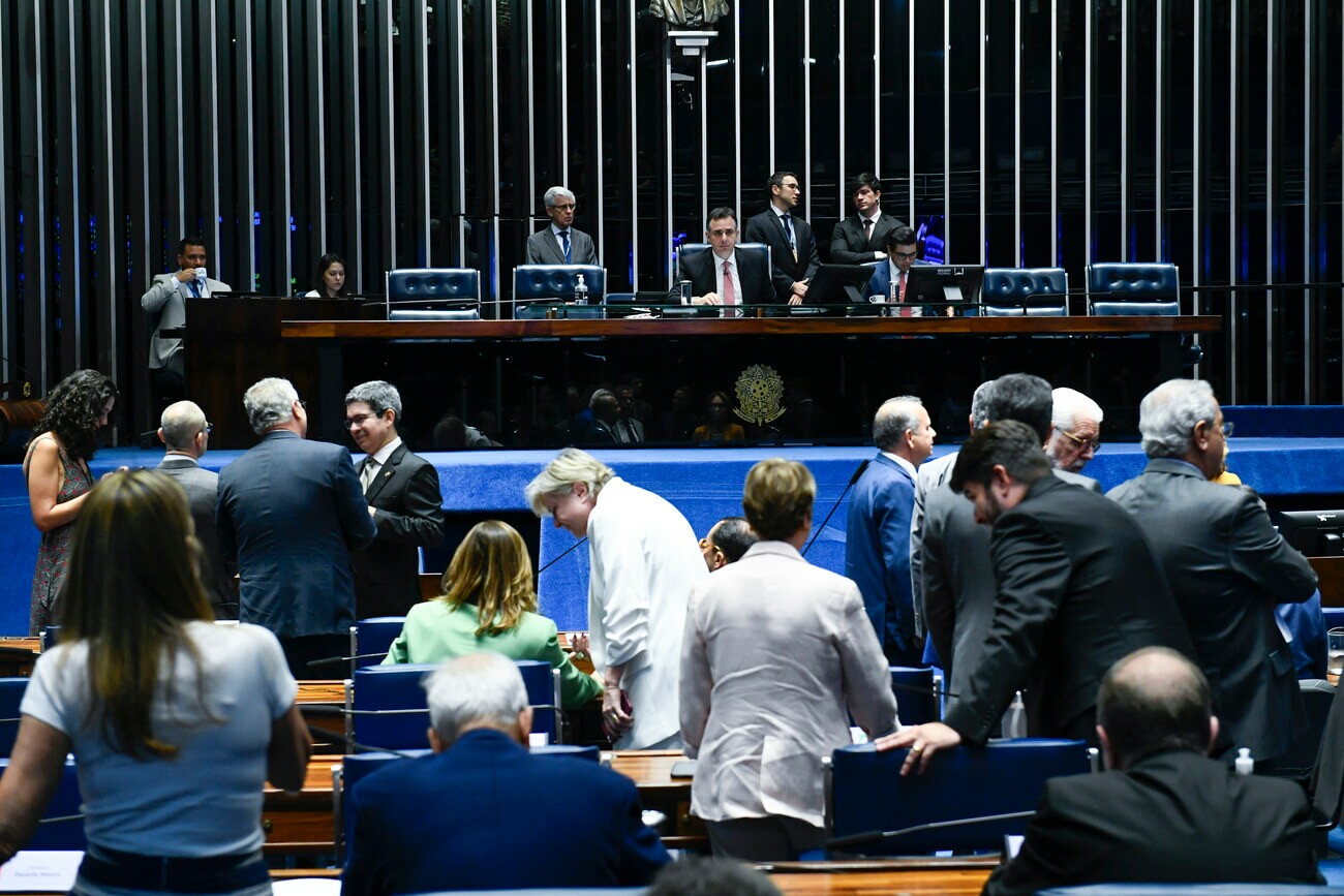 Senadores aprovam por 43 votos a 21 o PL 2.903/202, que estabelece um marco temporal de referência para demarcação de terras indígenas na quarta (27)