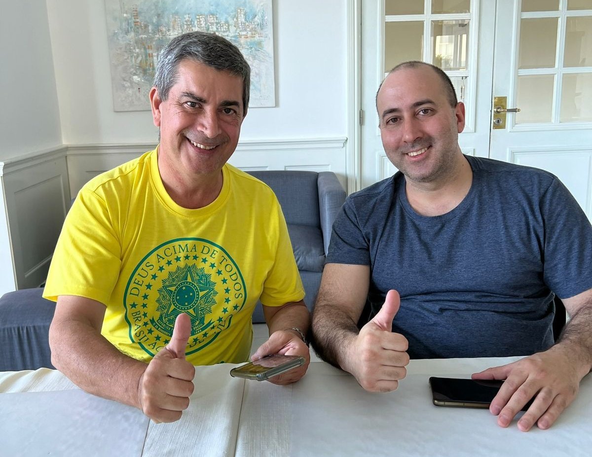 Fernando Cerimedo com Coronel Tadeu em 1 de fevereiro de 2023