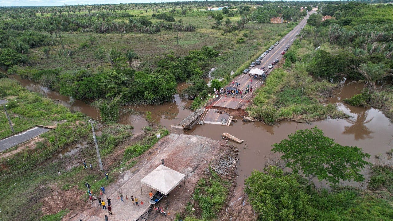 Estrada danificada por forte chuva em Santa Inês, no Maranhão, em abril deste ano