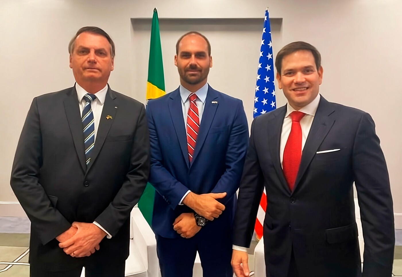 Da esquerda para a direita: Jair Bolsonaro, Eduardo Bolsonaro e Marco Rubio