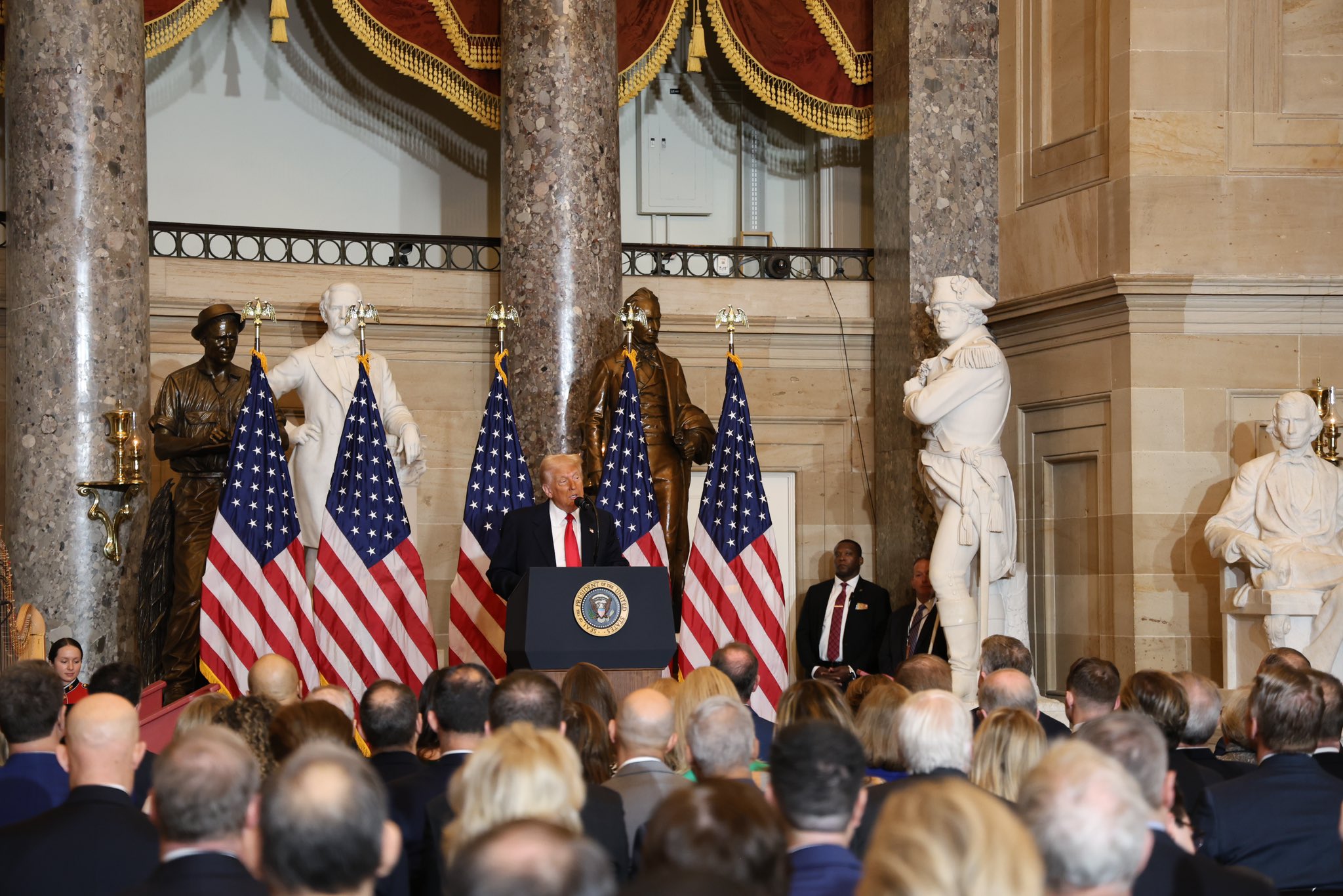 Presidente dos Estados Unidos, Donald Trump