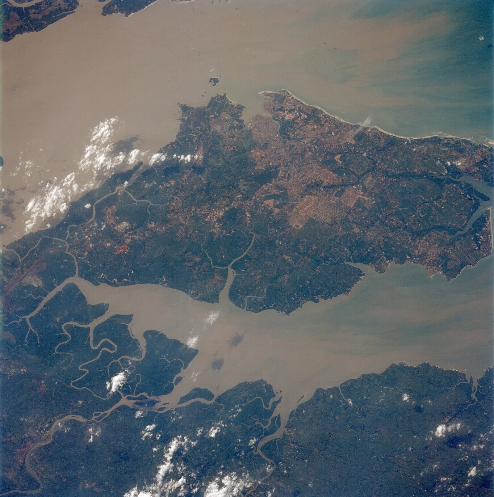 Imagem de satélite da Ilha de São Luís (Upaon-açu), Maranhão, Brasil.