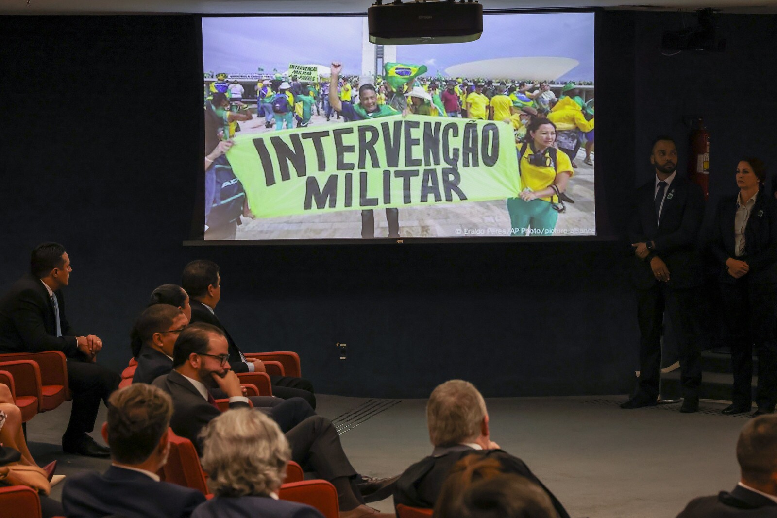 Julgamento dos denunciados pelo golpe do 8/1.