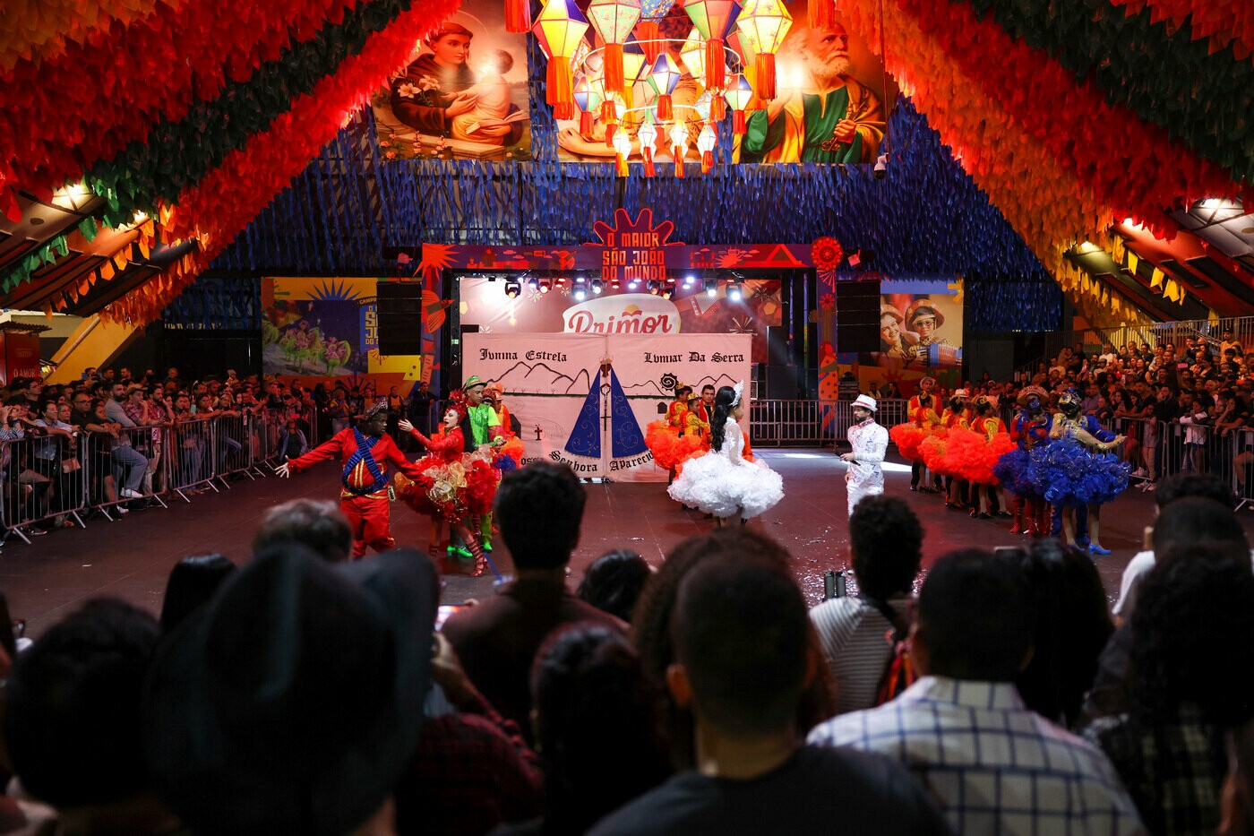 Apresentação de quadrilha no São João de Campina Grande (PB), na Praça do Povo, centro da cidade