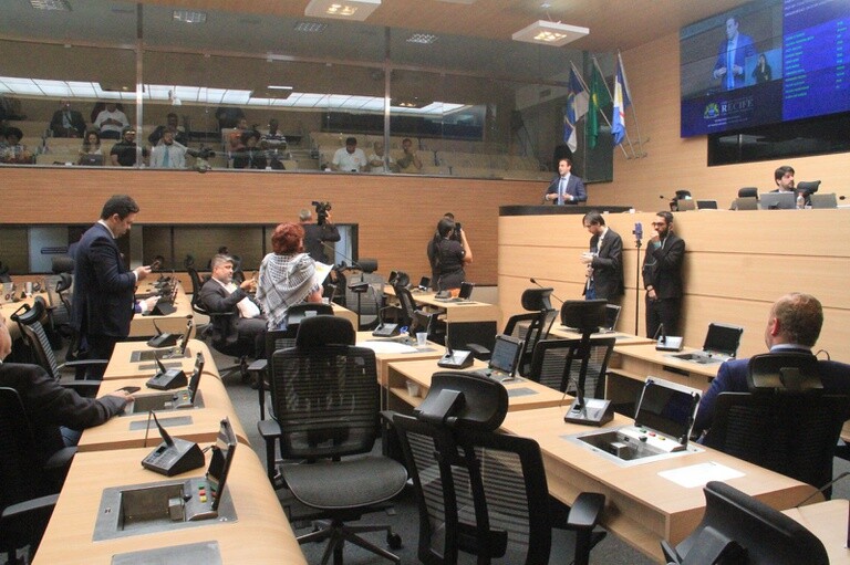 Imagem do plenário da Câmara Municipal do Recife
