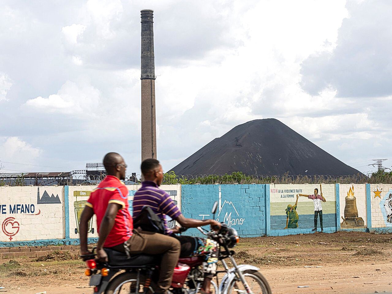 A unidade industrial Gécamines (Générale des Carrières et des Mines) em Lubumbashi, República Democrática do Congo